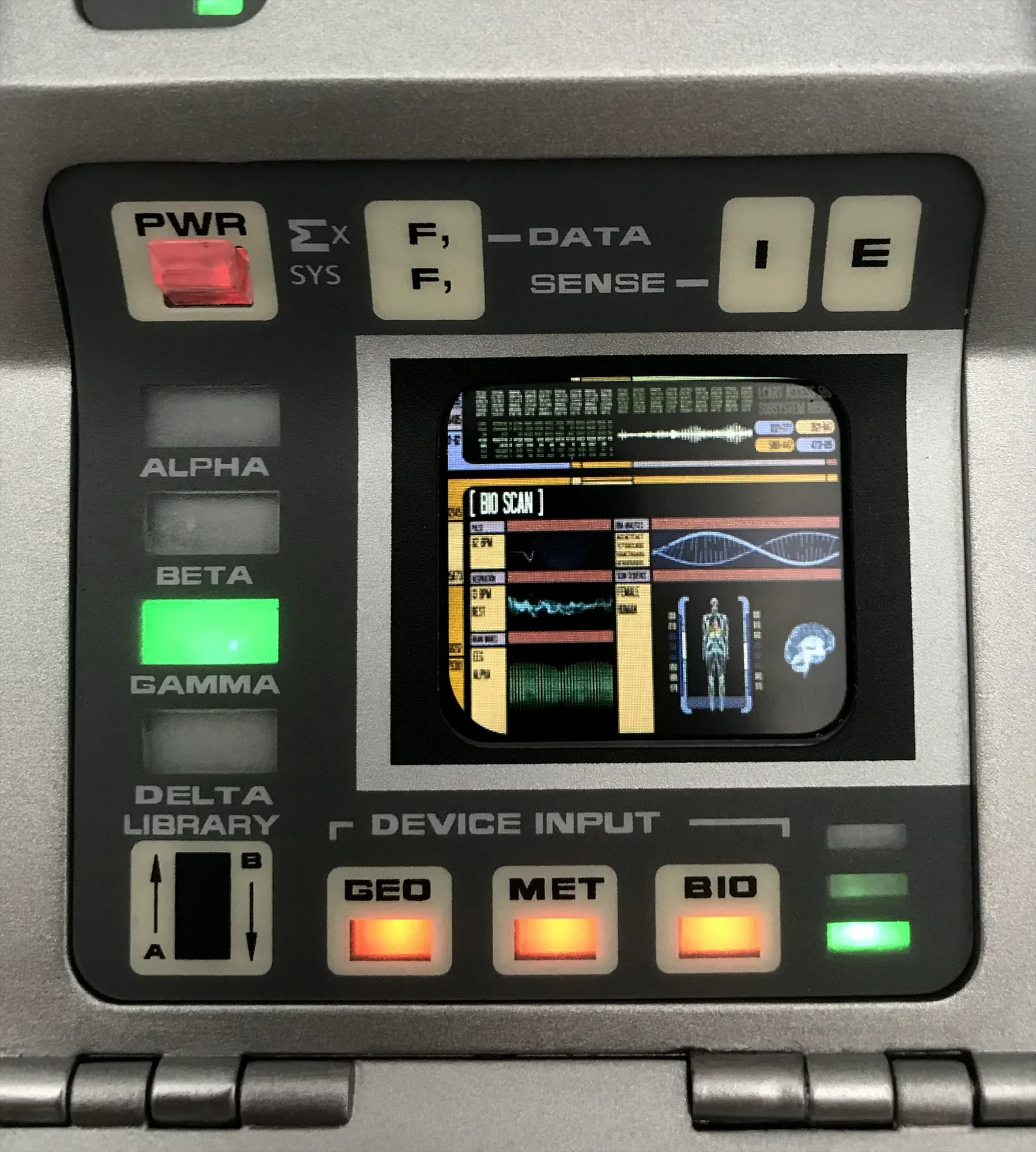 Star Trek | TR580 Mark VII Medical Tricorder Limited Edition Prop Replica image 10