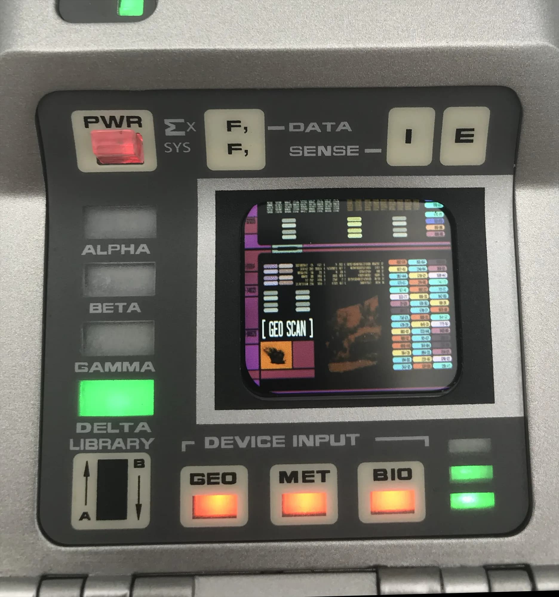 Star Trek | TR580 Mark VII Medical Tricorder Limited Edition Prop Replica image 11
